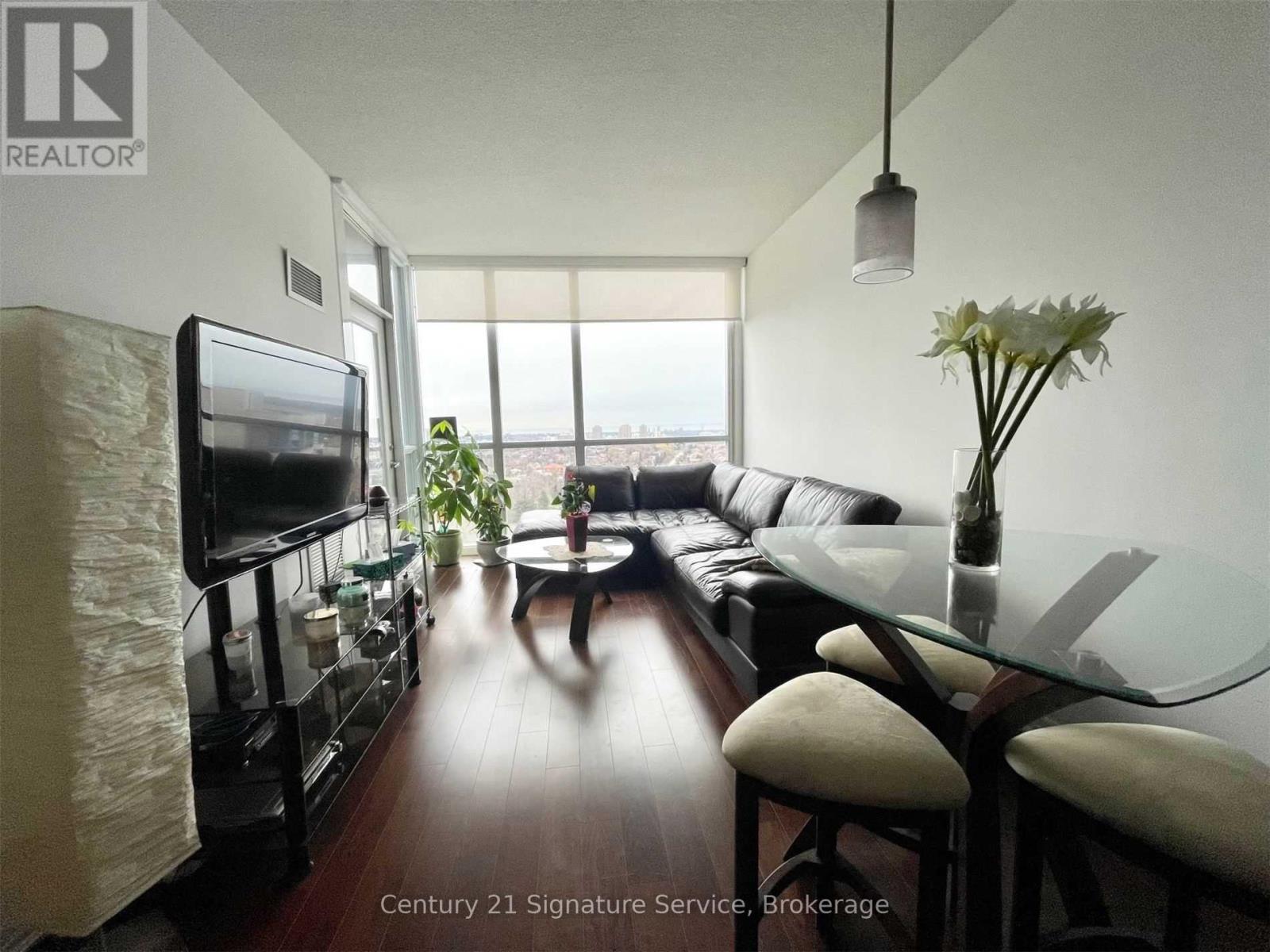 1606 - 223 Webb Drive, Mississauga, Ontario  L5B 0E8 - Photo 12 - W12843312