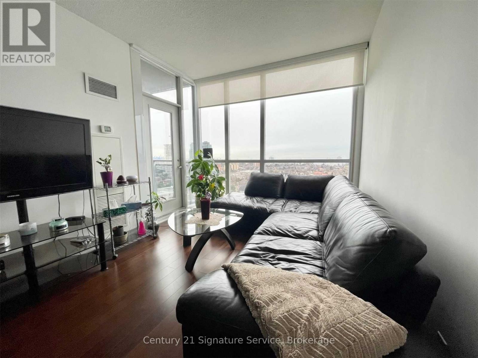 1606 - 223 Webb Drive, Mississauga, Ontario  L5B 0E8 - Photo 13 - W12843312