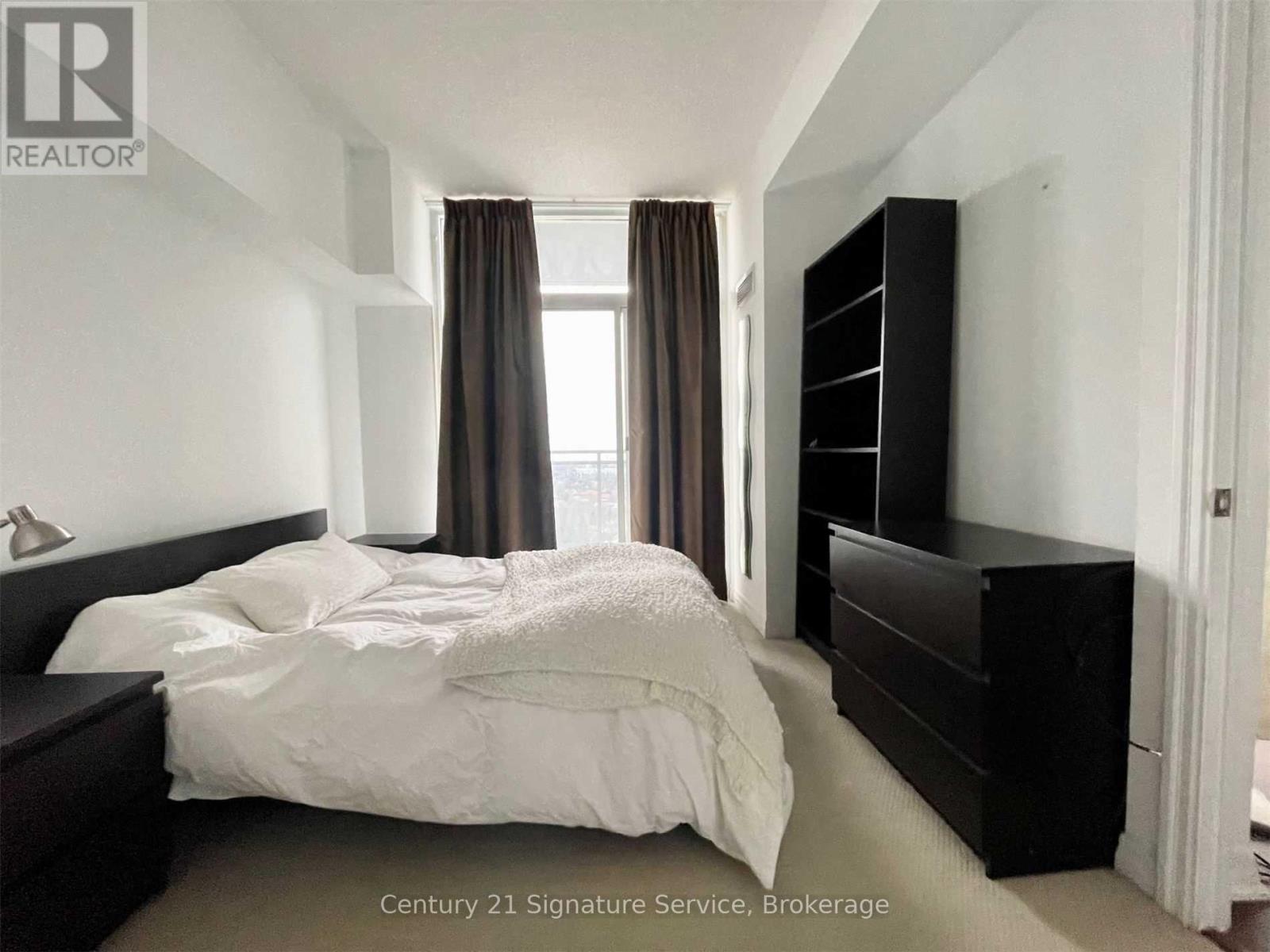 1606 - 223 Webb Drive, Mississauga, Ontario  L5B 0E8 - Photo 15 - W12843312