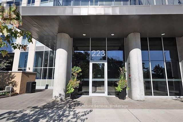 1606 - 223 Webb Drive, Mississauga, Ontario  L5B 0E8 - Photo 2 - W12843312