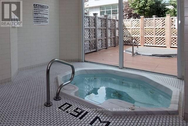 1606 - 223 Webb Drive, Mississauga, Ontario  L5B 0E8 - Photo 24 - W12843312