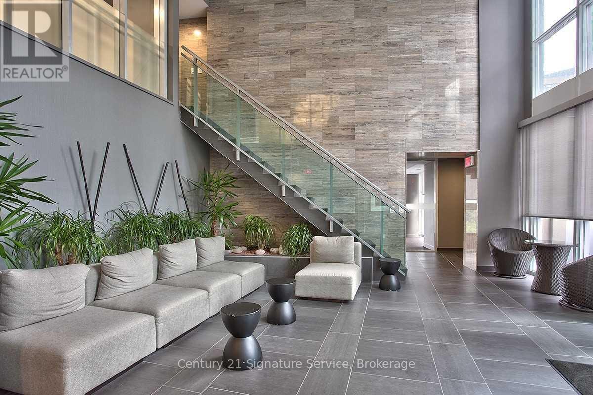 1606 - 223 Webb Drive, Mississauga, Ontario  L5B 0E8 - Photo 3 - W12843312