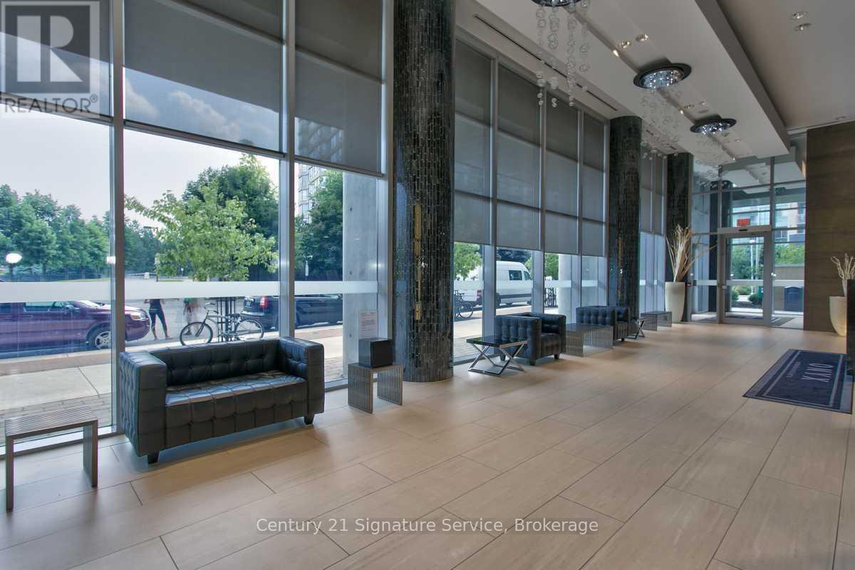 1606 - 223 Webb Drive, Mississauga, Ontario  L5B 0E8 - Photo 5 - W12843312