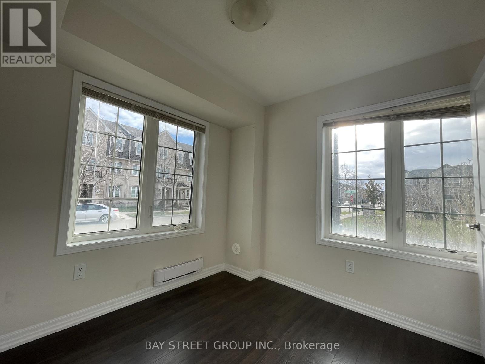 3067 Cashmere Gardens, Oakville, Ontario  L6M 0V2 - Photo 3 - W12843318