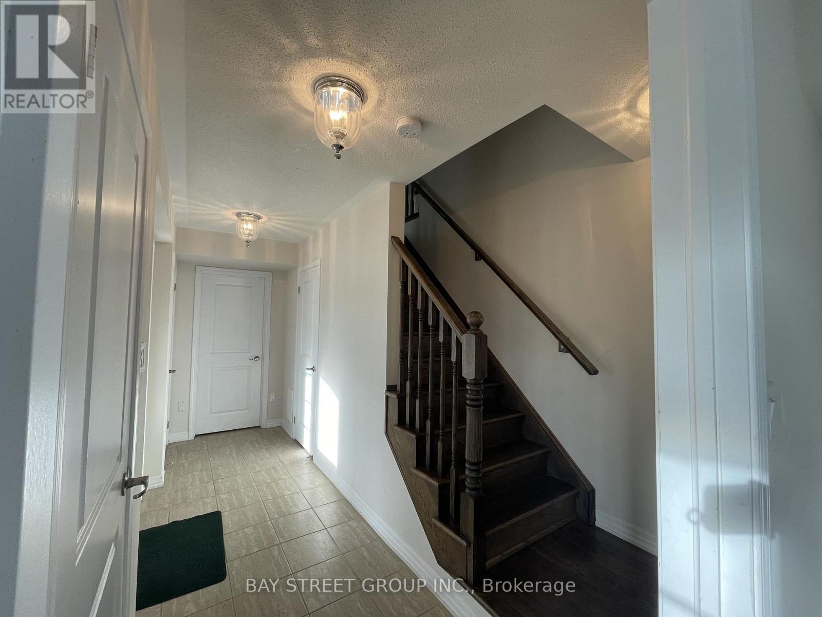 3067 Cashmere Gardens, Oakville, Ontario  L6M 0V2 - Photo 4 - W12843318