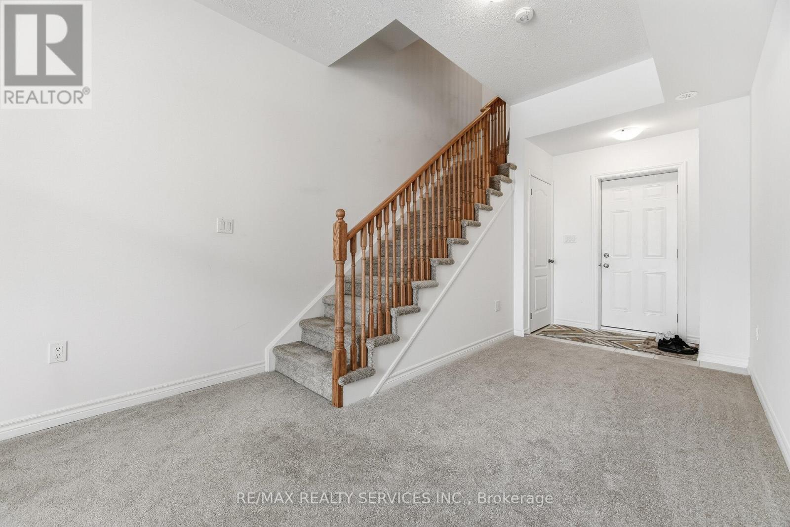 435 Dougall Avenue, Caledon, Ontario  L7C 4L5 - Photo 13 - W12843320