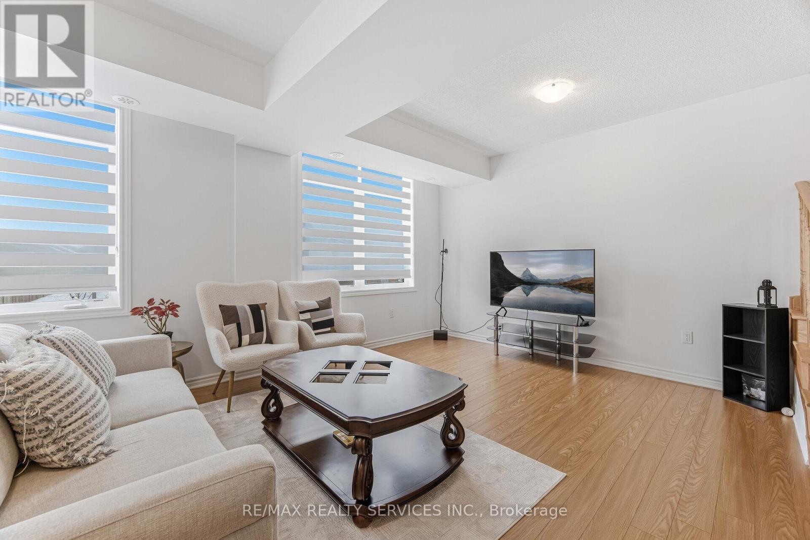 435 Dougall Avenue, Caledon, Ontario  L7C 4L5 - Photo 14 - W12843320