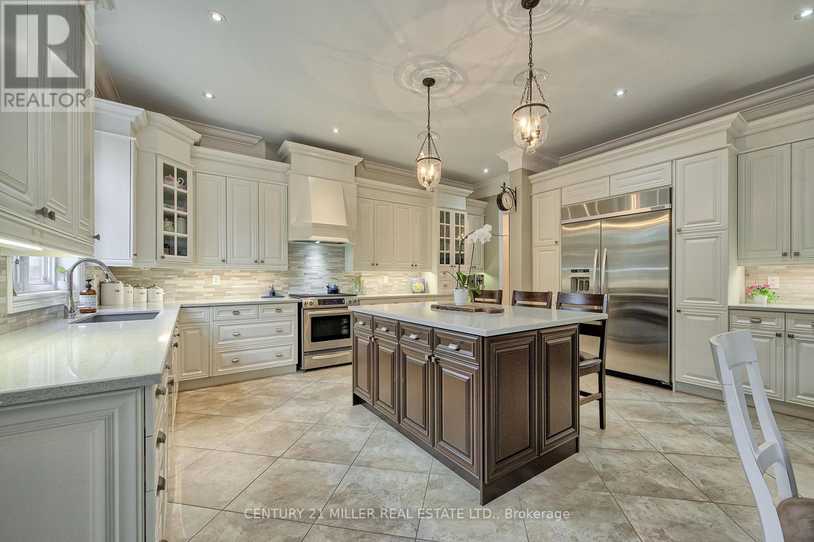 2334 Rideau Drive, Oakville, Ontario  L6H 7R6 - Photo 12 - W12843322