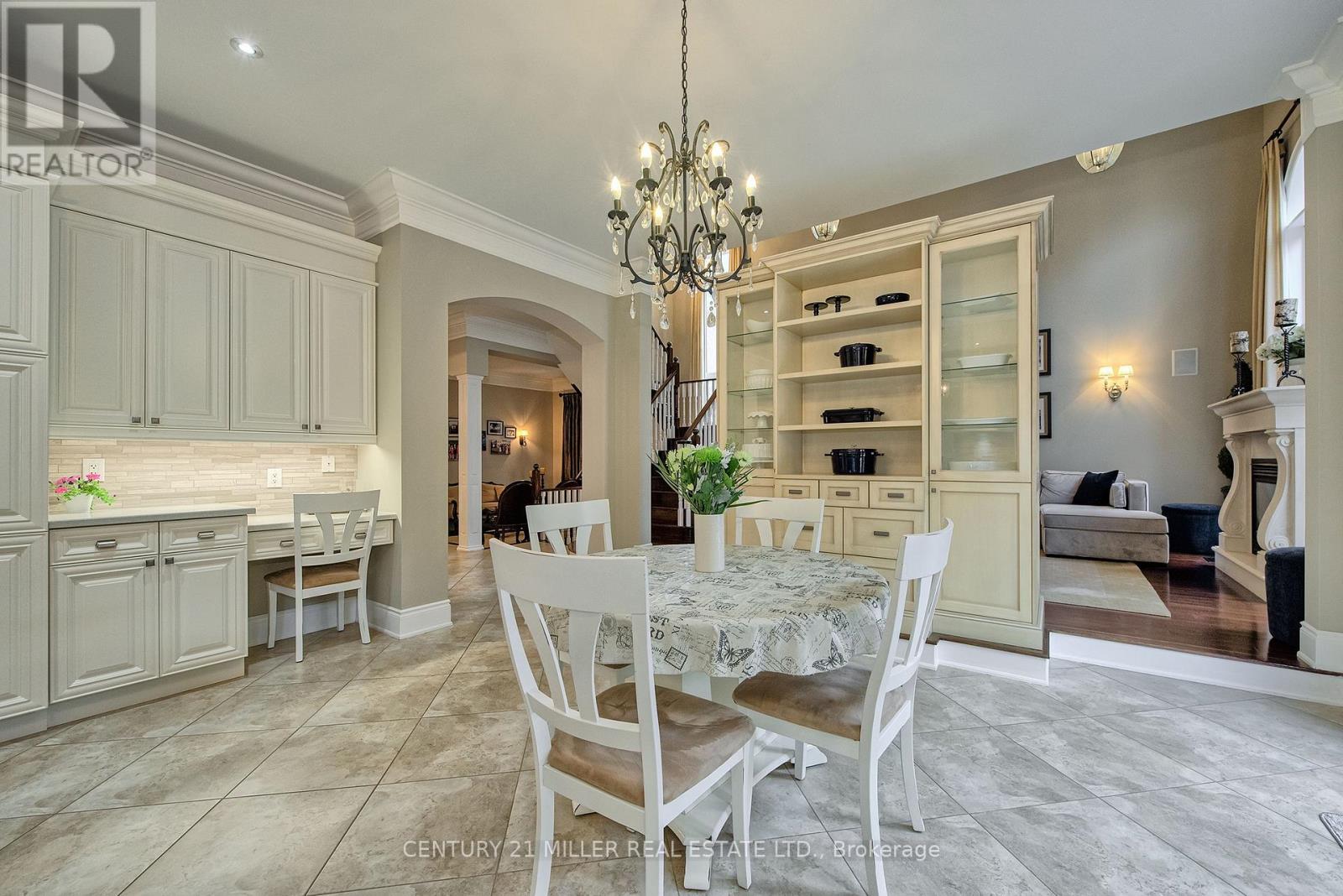 2334 Rideau Drive, Oakville, Ontario  L6H 7R6 - Photo 14 - W12843322