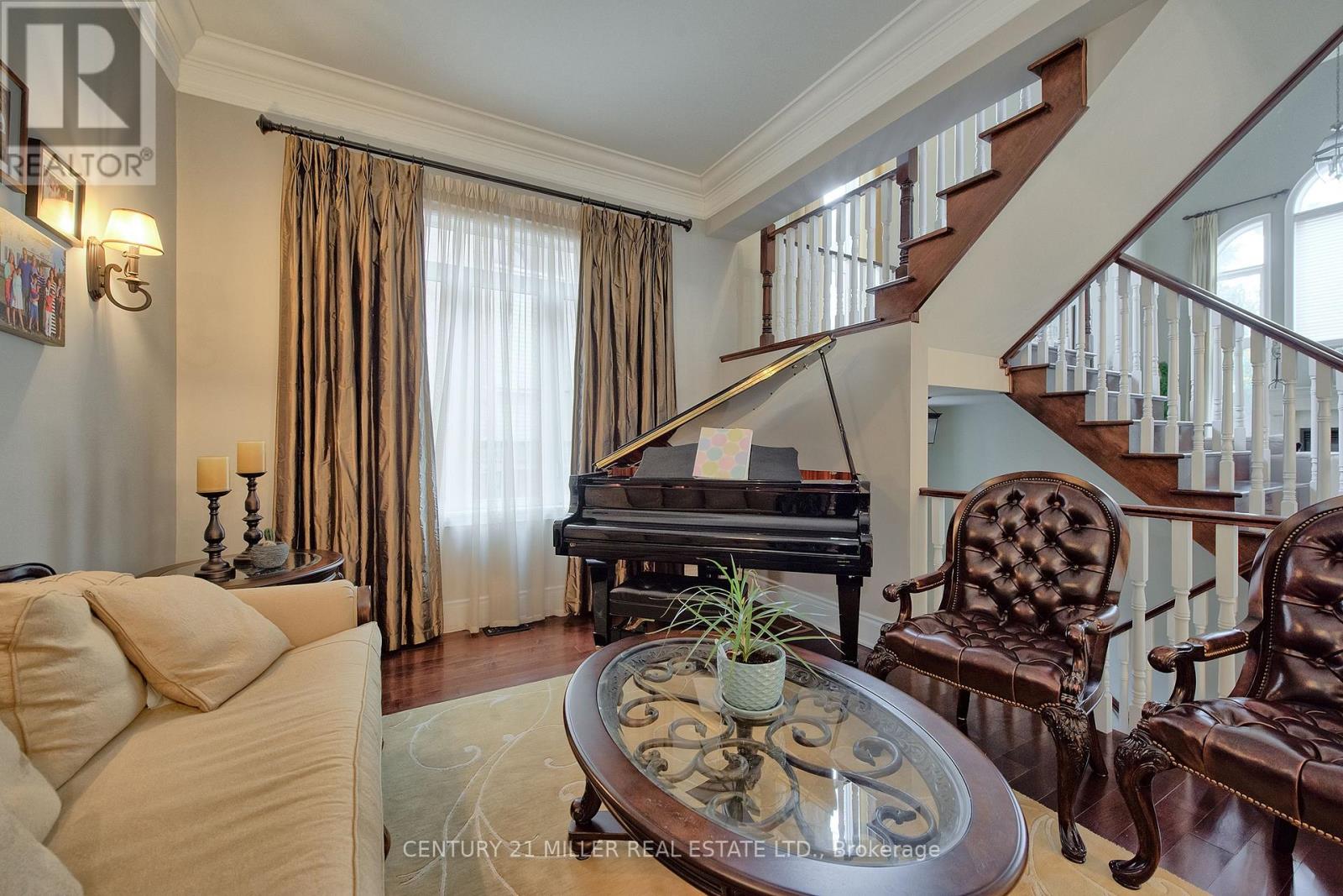 2334 Rideau Drive, Oakville, Ontario  L6H 7R6 - Photo 5 - W12843322