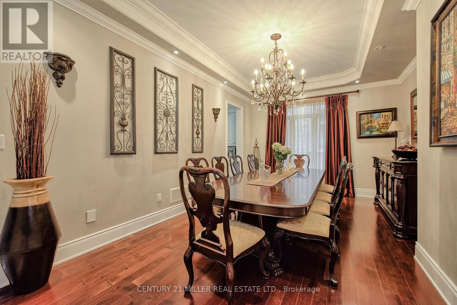 2334 Rideau Drive, Oakville, Ontario  L6H 7R6 - Photo 7 - W12843322