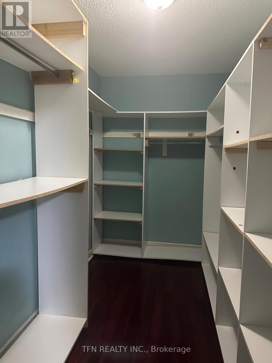 12 Whitepoppy Drive N, Brampton, Ontario  L7A 0L8 - Photo 5 - W12843380