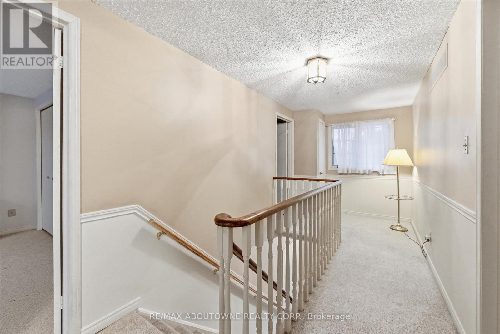 2115 Upland Drive, Burlington, Ontario  L7M 2Z2 - Photo 19 - W12843412