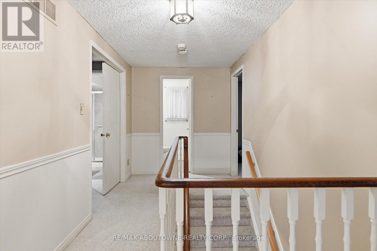 2115 Upland Drive, Burlington, Ontario  L7M 2Z2 - Photo 24 - W12843412