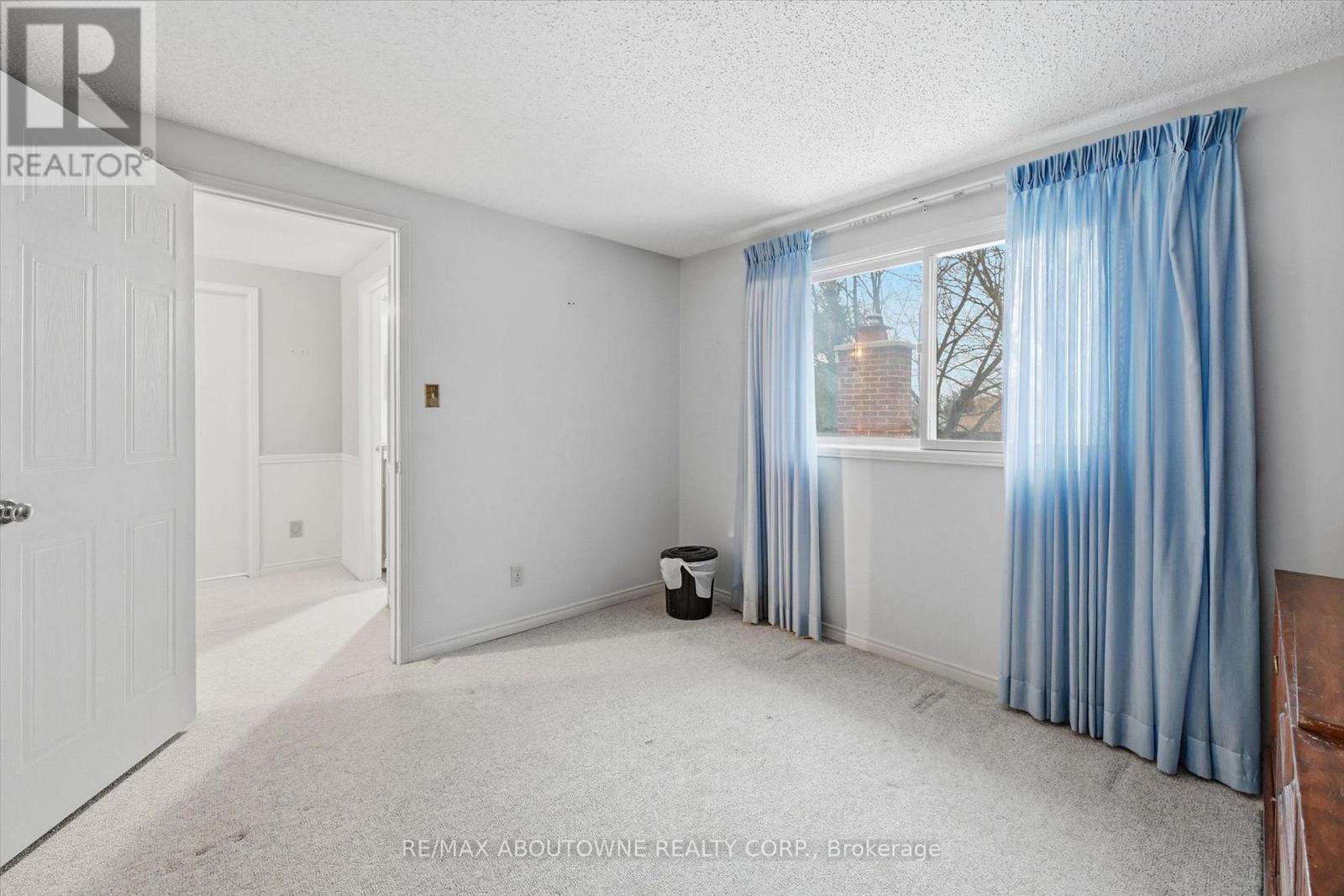 2115 Upland Drive, Burlington, Ontario  L7M 2Z2 - Photo 28 - W12843412