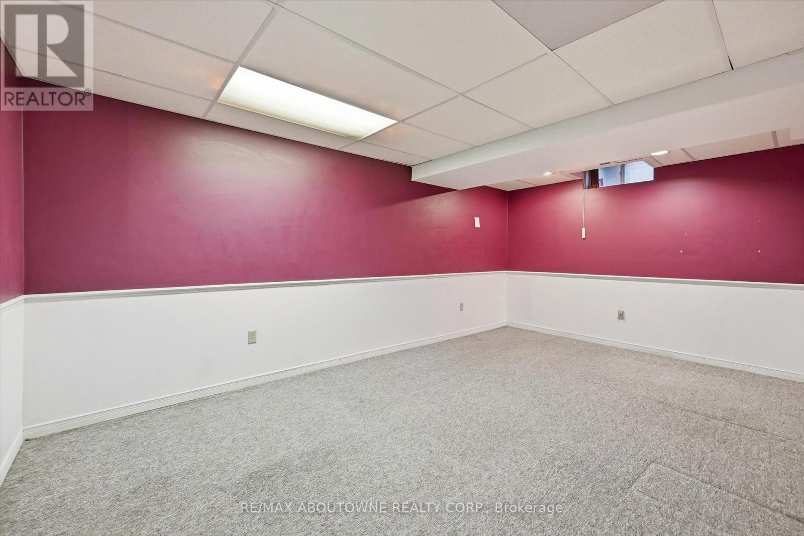 2115 Upland Drive, Burlington, Ontario  L7M 2Z2 - Photo 34 - W12843412