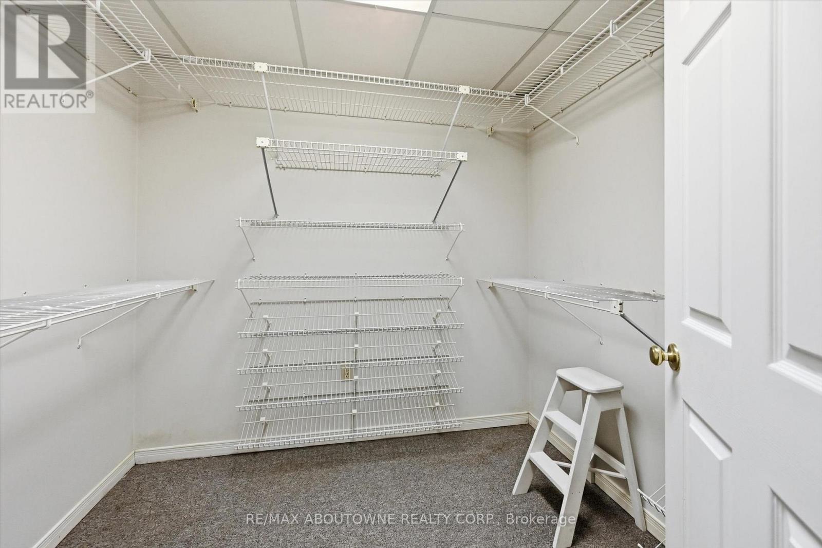 2115 Upland Drive, Burlington, Ontario  L7M 2Z2 - Photo 40 - W12843412