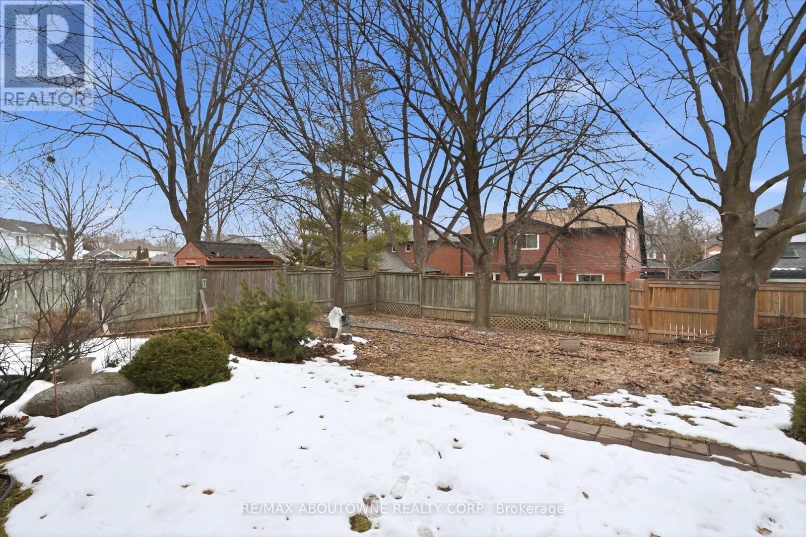 2115 Upland Drive, Burlington, Ontario  L7M 2Z2 - Photo 42 - W12843412