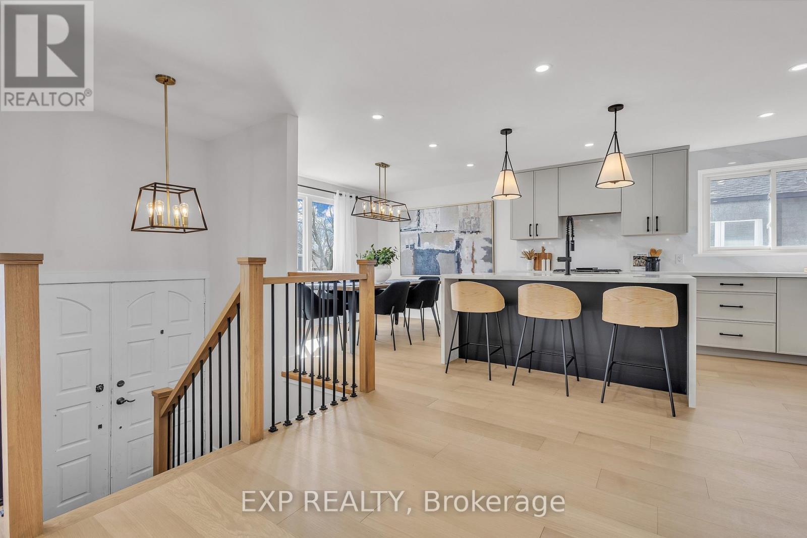 4185 Sutherland Crescent, Burlington, Ontario  L7L 5G3 - Photo 3 - W12843420