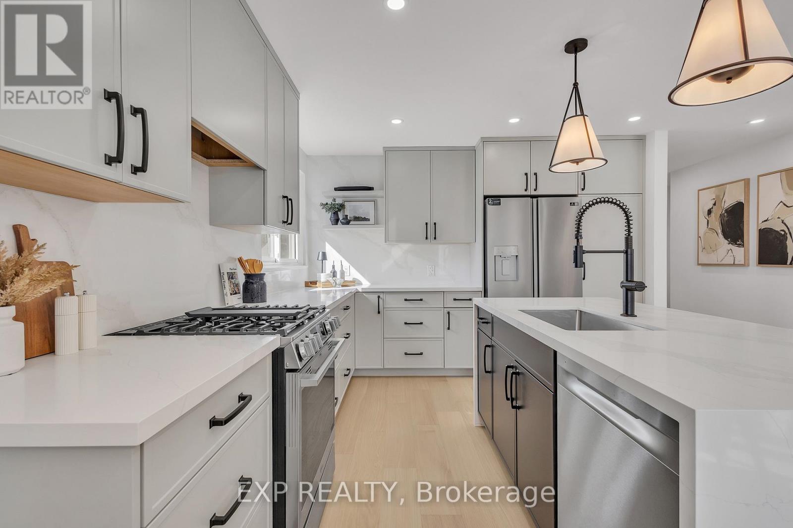 4185 Sutherland Crescent, Burlington, Ontario  L7L 5G3 - Photo 6 - W12843420