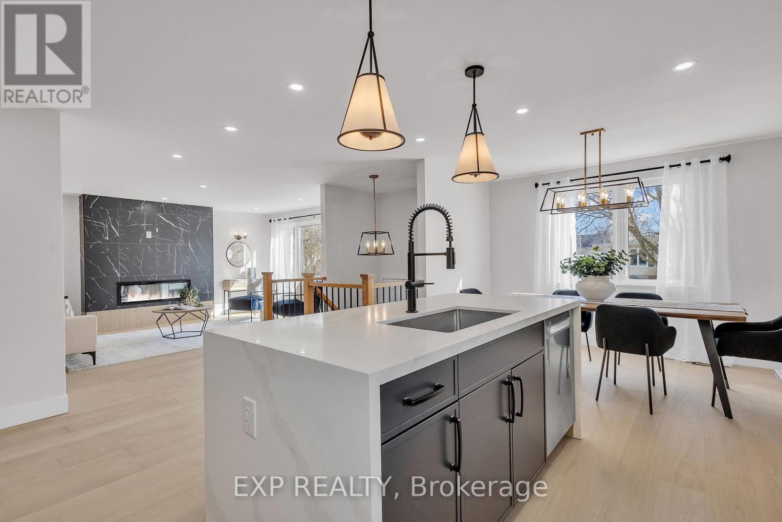 4185 Sutherland Crescent, Burlington, Ontario  L7L 5G3 - Photo 8 - W12843420