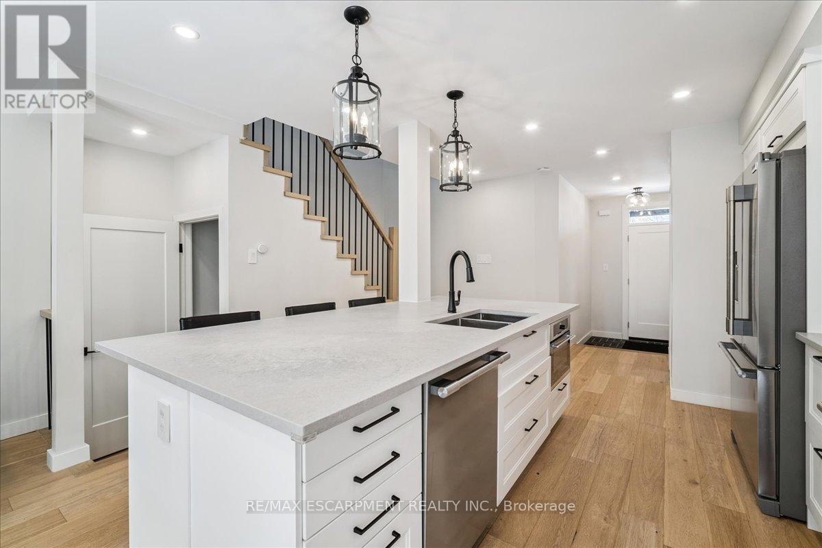 5474 Palmerston Crescent, Mississauga, Ontario  L5M 5Z8 - Photo 10 - W12843478