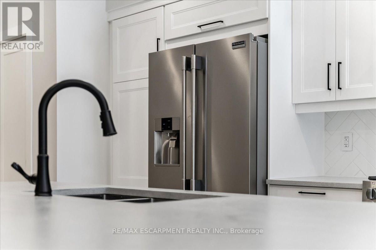 5474 Palmerston Crescent, Mississauga, Ontario  L5M 5Z8 - Photo 14 - W12843478