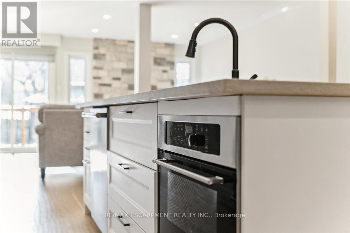 5474 Palmerston Crescent, Mississauga, Ontario  L5M 5Z8 - Photo 16 - W12843478