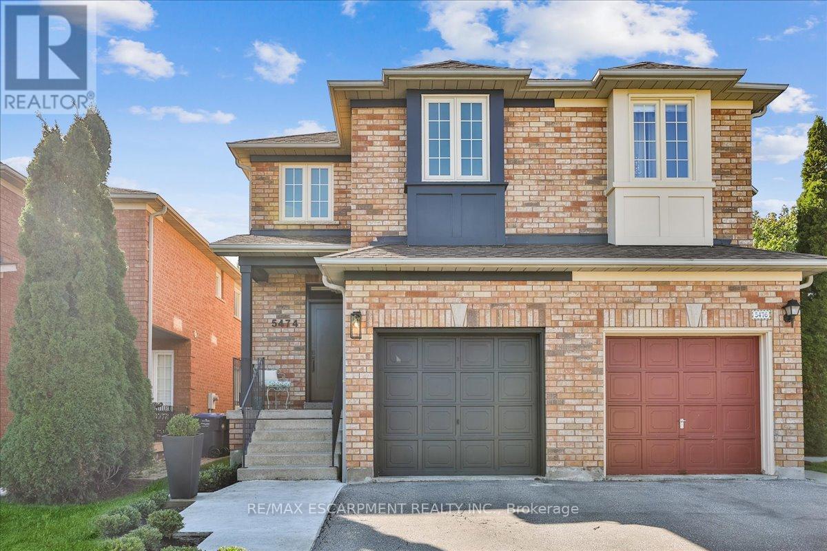 5474 Palmerston Crescent, Mississauga, Ontario  L5M 5Z8 - Photo 2 - W12843478