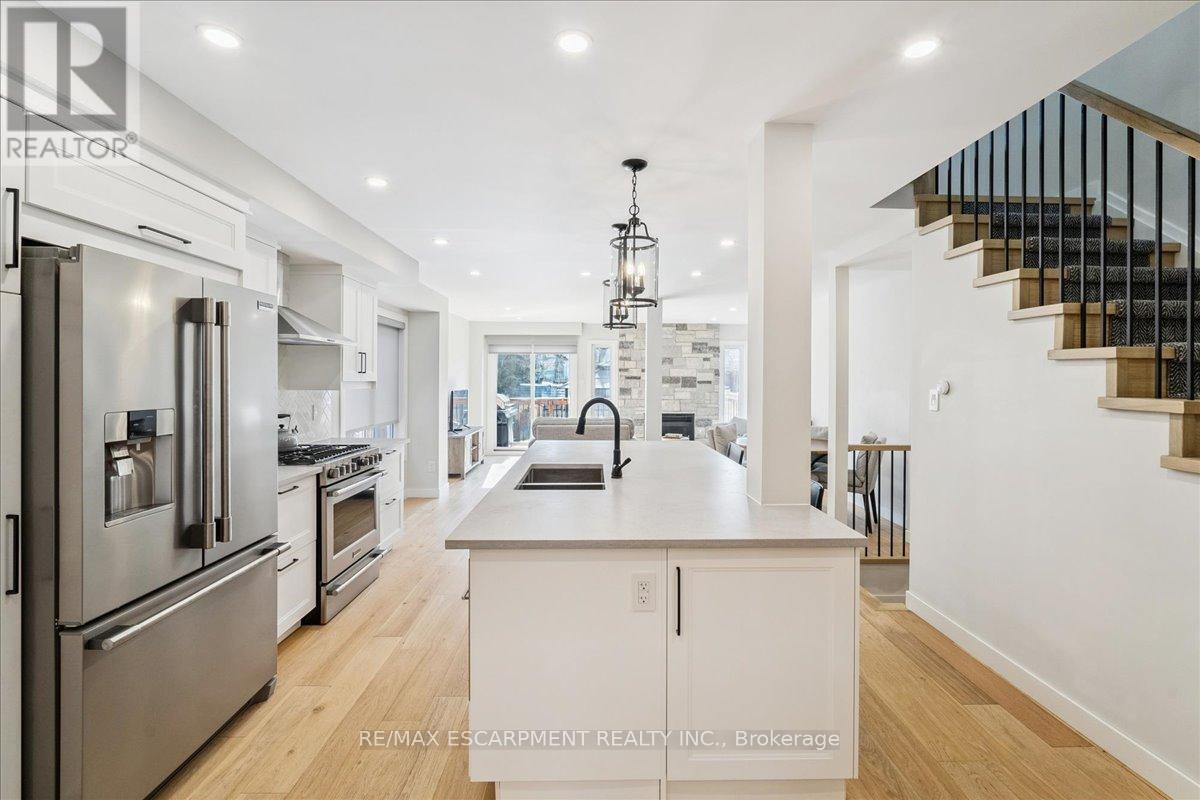 5474 Palmerston Crescent, Mississauga, Ontario  L5M 5Z8 - Photo 5 - W12843478