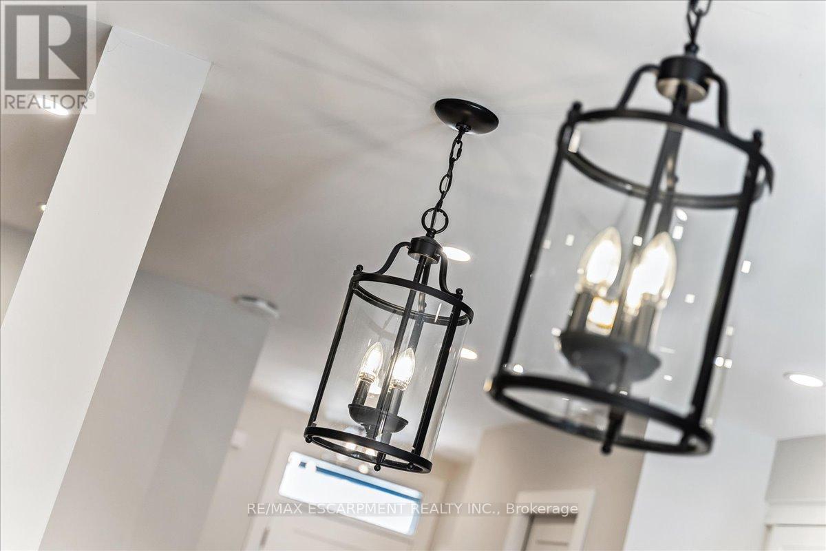 5474 Palmerston Crescent, Mississauga, Ontario  L5M 5Z8 - Photo 8 - W12843478