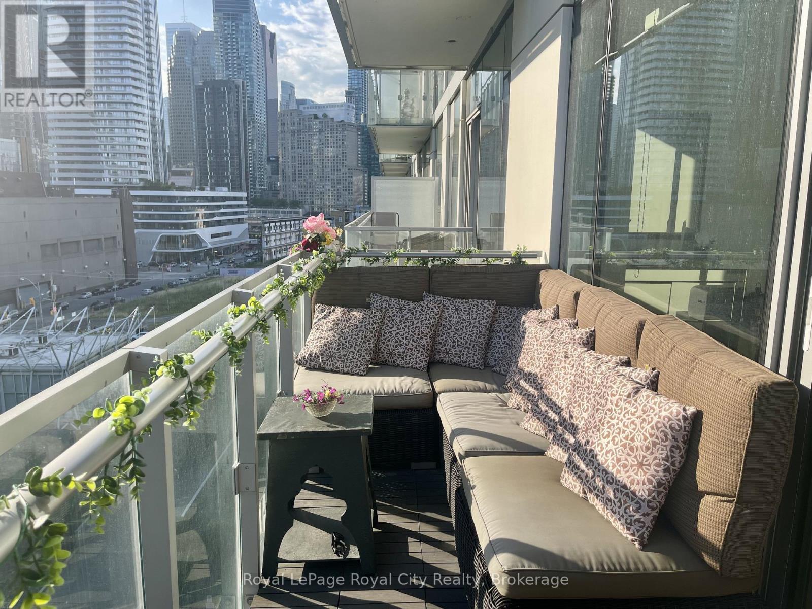 830 - 39 Queens Quay E, Toronto, Ontario  M5E 0A5 - Photo 2 - C12809246