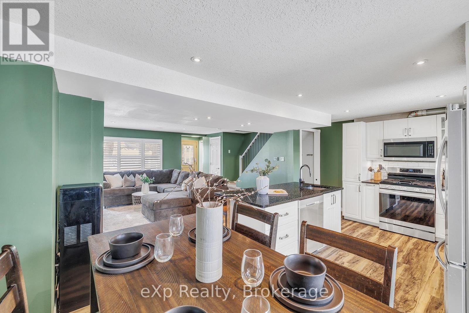 208 Linden Drive, Cambridge, Ontario  N3H 4Y2 - Photo 12 - X12838588