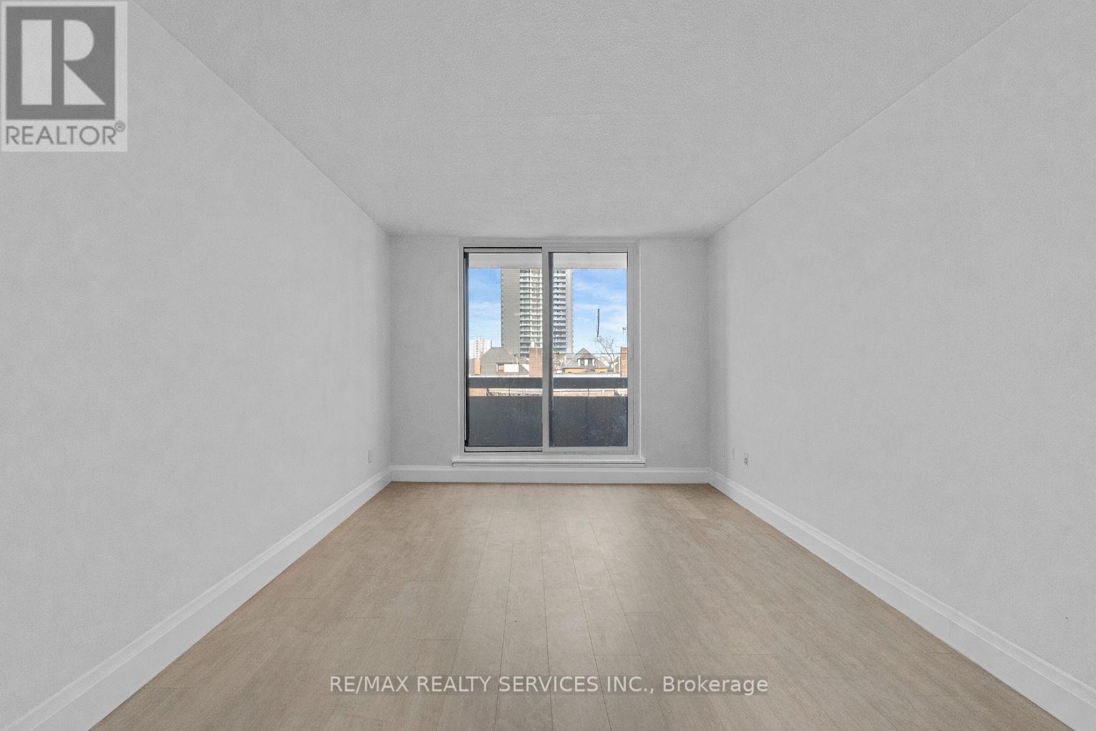 504 - 223 Jackson Street W, Hamilton, Ontario  L8P 4R4 - Photo 2 - X12843274