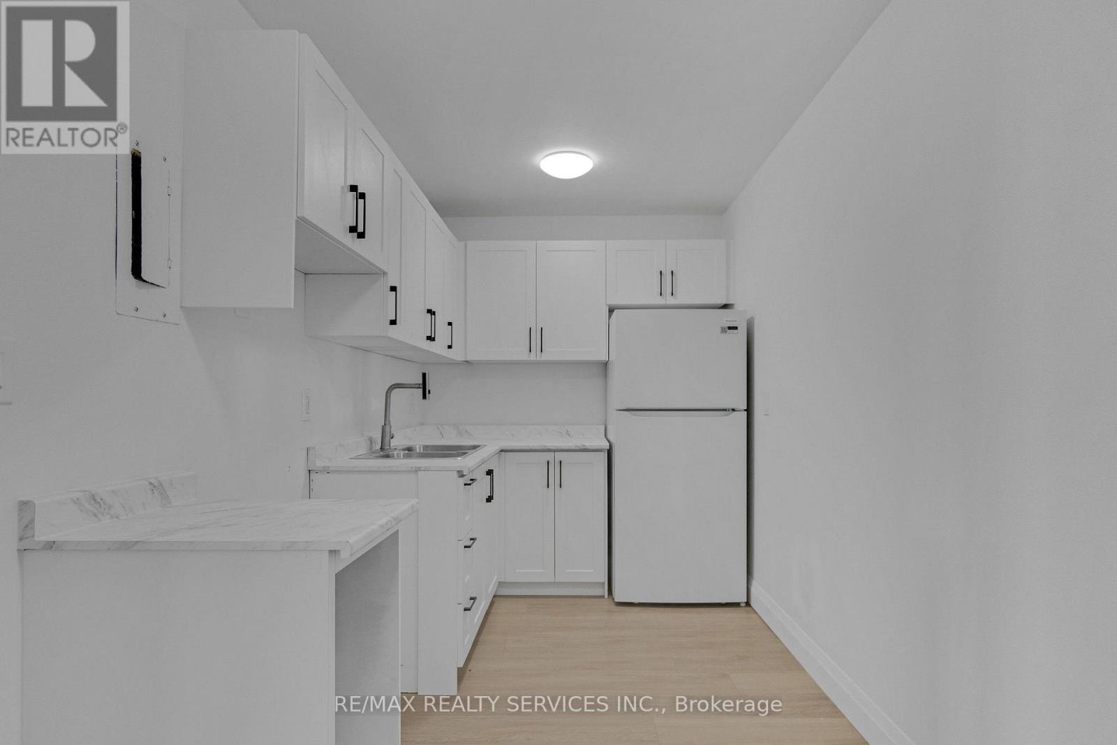 504 - 223 Jackson Street W, Hamilton, Ontario  L8P 4R4 - Photo 5 - X12843274