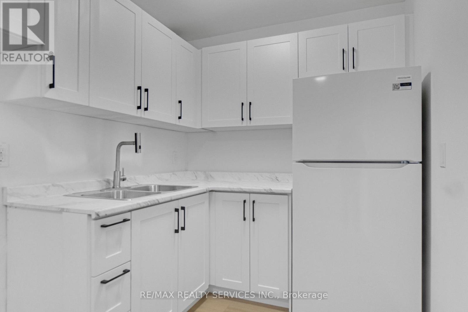 504 - 223 Jackson Street W, Hamilton, Ontario  L8P 4R4 - Photo 6 - X12843274