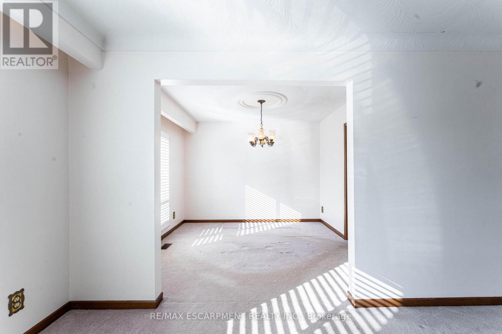 14 Eagleson Drive, St. Catharines, Ontario  L2M 7J4 - Photo 5 - X12843298