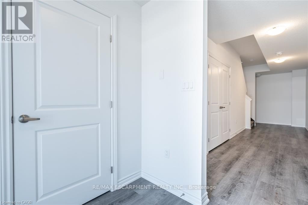 4874 Connor Drive, Lincoln, Ontario  L3J 0S2 - Photo 4 - X12843344