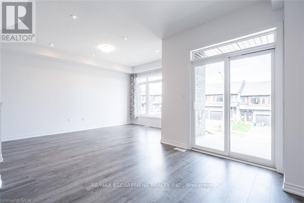 4874 Connor Drive, Lincoln, Ontario  L3J 0S2 - Photo 8 - X12843344