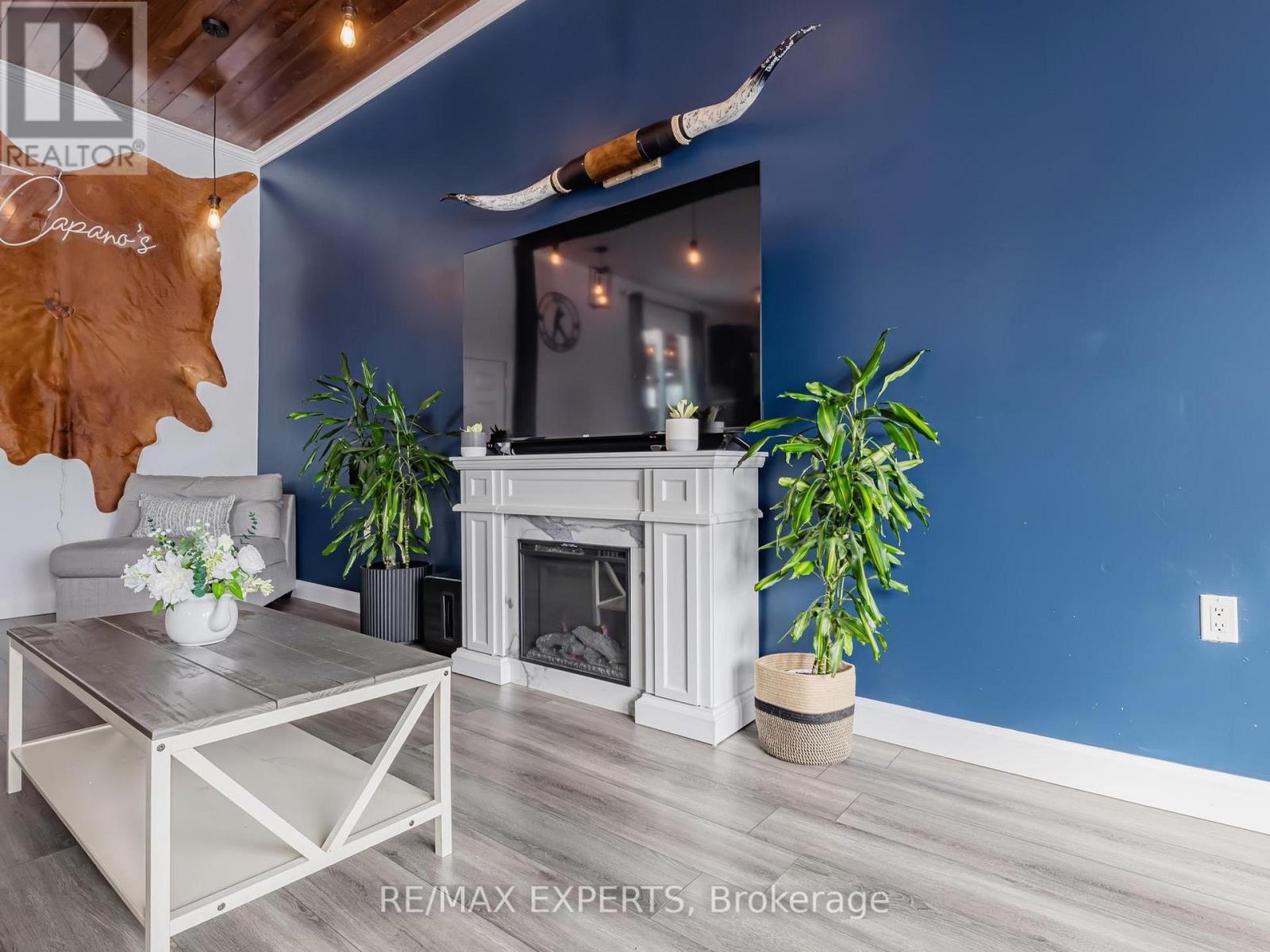 757 Kings Wharf Road, Kawartha Lakes, Ontario  K0M 1A0 - Photo 9 - X12843360