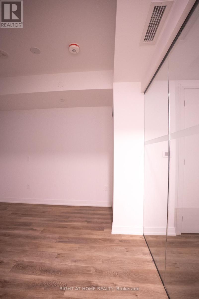 619 - 1 Jarvis Street, Hamilton, Ontario  L8R 1M2 - Photo 9 - X12843434