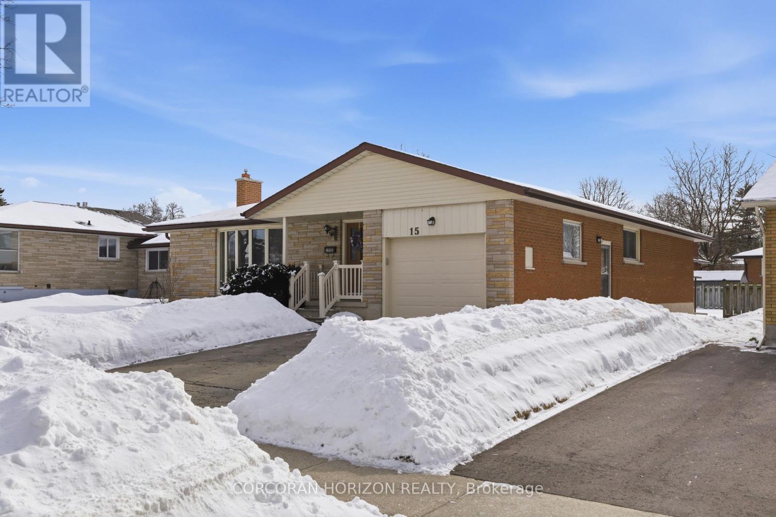 15 Confederation Drive, Kitchener, Ontario  N2B 2X3 - Photo 2 - X12843440