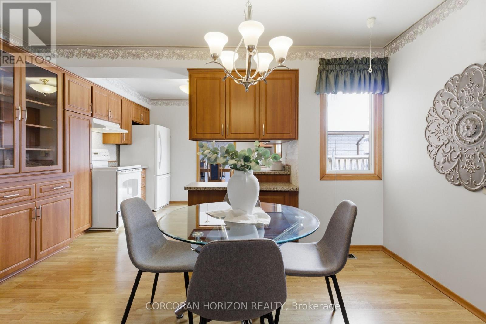 15 Confederation Drive, Kitchener, Ontario  N2B 2X3 - Photo 21 - X12843440