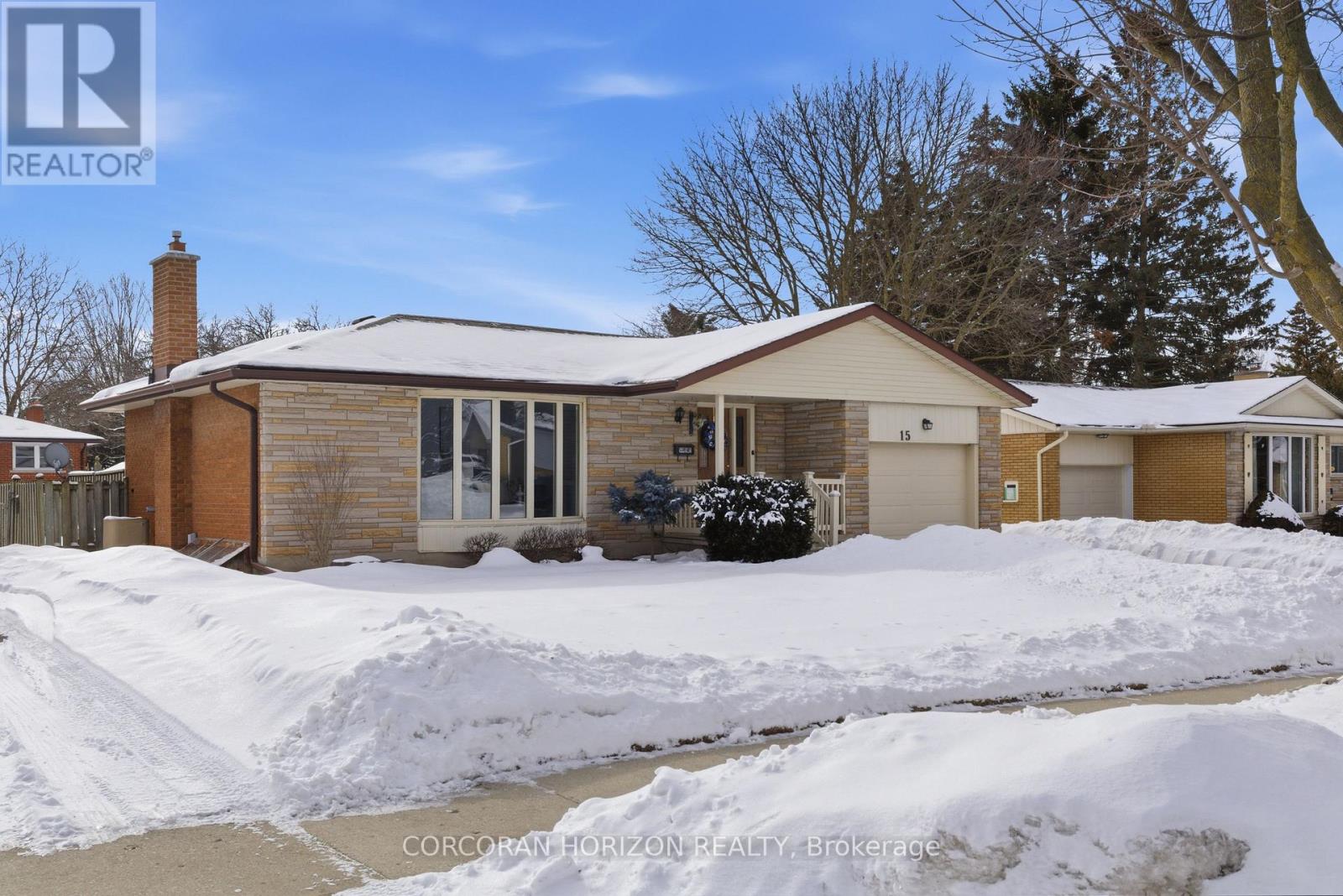 15 Confederation Drive, Kitchener, Ontario  N2B 2X3 - Photo 3 - X12843440