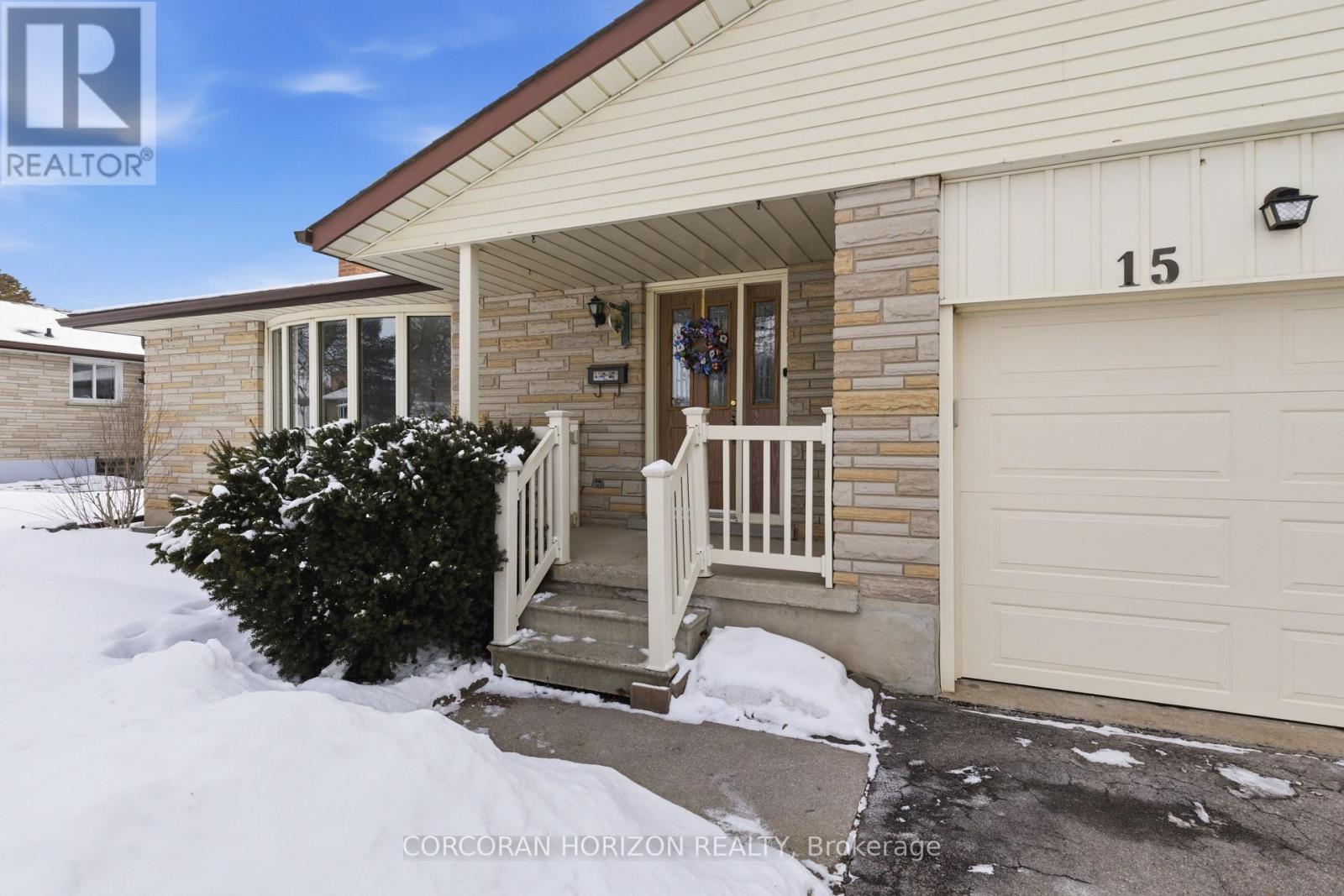 15 Confederation Drive, Kitchener, Ontario  N2B 2X3 - Photo 5 - X12843440