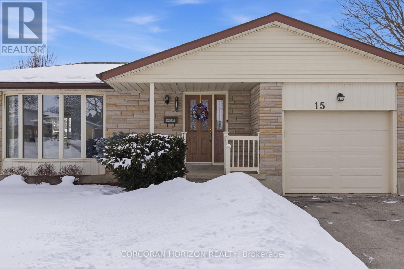15 Confederation Drive, Kitchener, Ontario  N2B 2X3 - Photo 6 - X12843440
