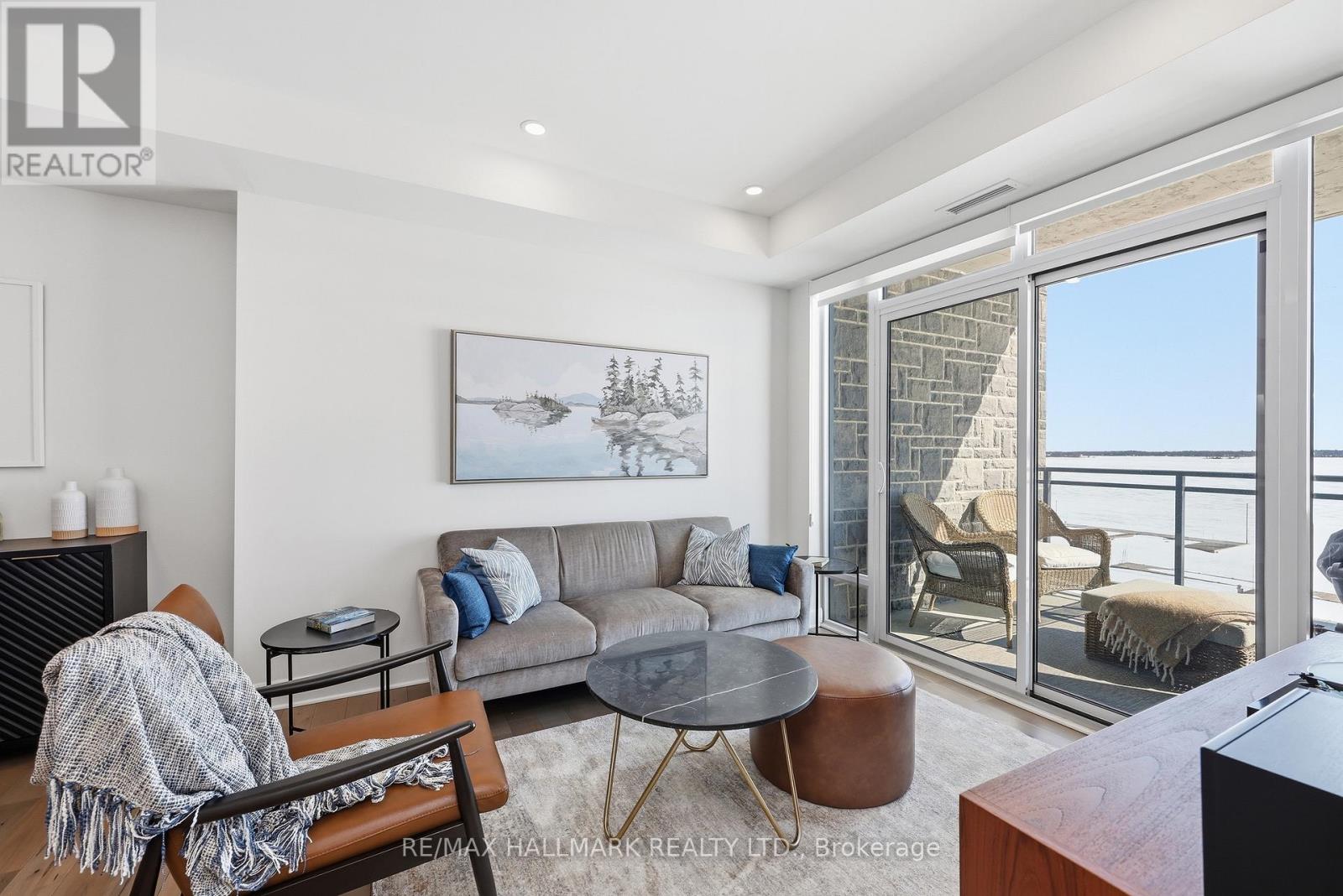 318 - 129b South Street, Gananoque, Ontario  K7G 0B1 - Photo 2 - X12843444