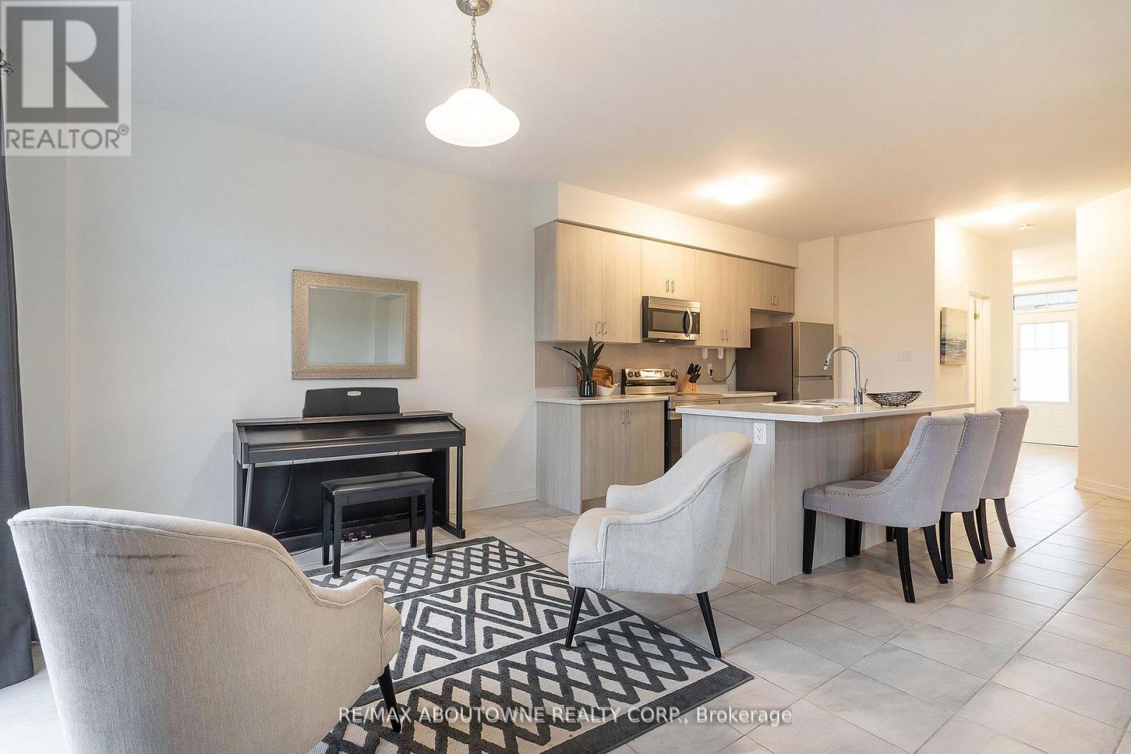 57 Monteith Drive, Brantford, Ontario  N3T 0W6 - Photo 11 - X12843472