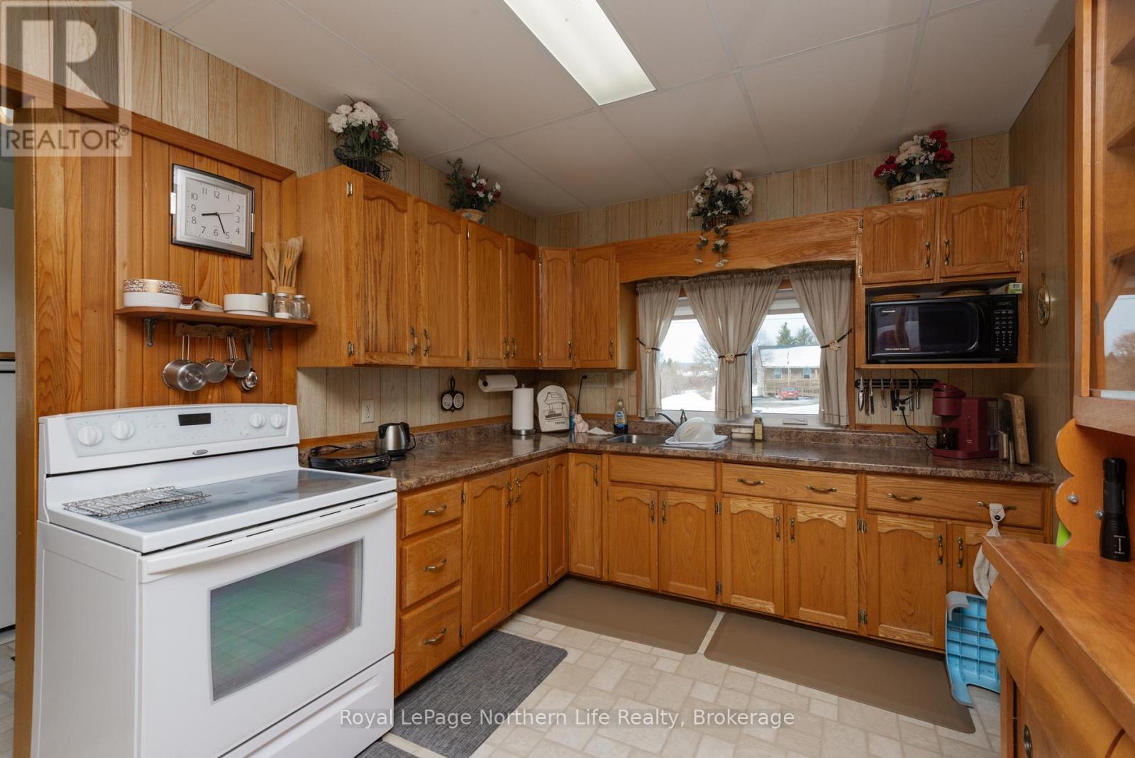 404 Main Street, Powassan, Ontario  P0H 1Z0 - Photo 11 - X12843532