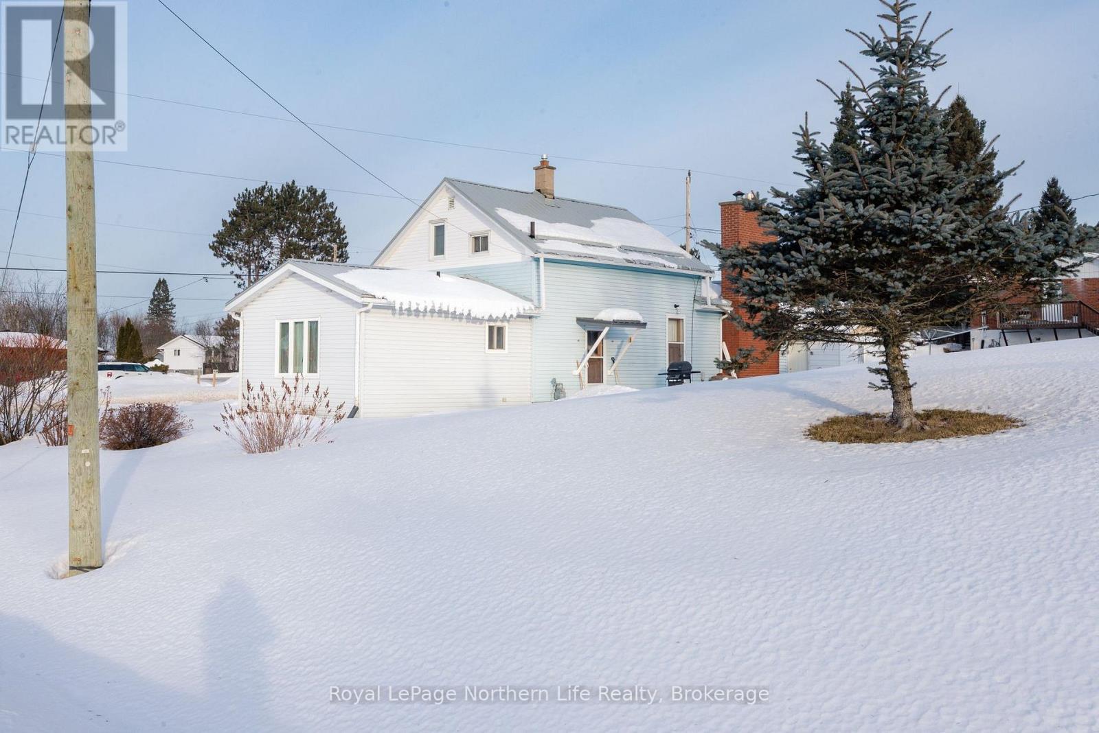 404 Main Street, Powassan, Ontario  P0H 1Z0 - Photo 2 - X12843532